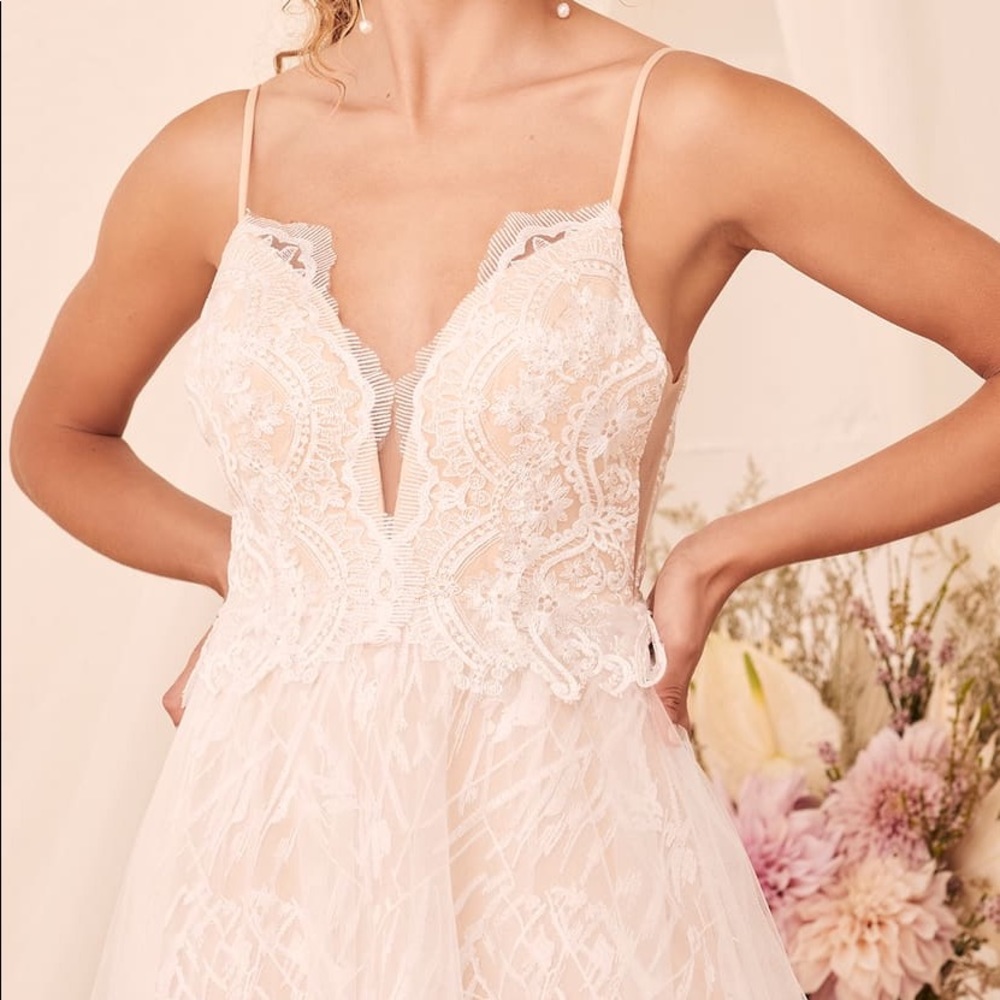 White and Beige Scallop Embroidered Tulle Maxi Dress 🌿 - Picture 6 of 16